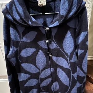 Evē Blue Leaf-Print Shawl Collar Cardigan